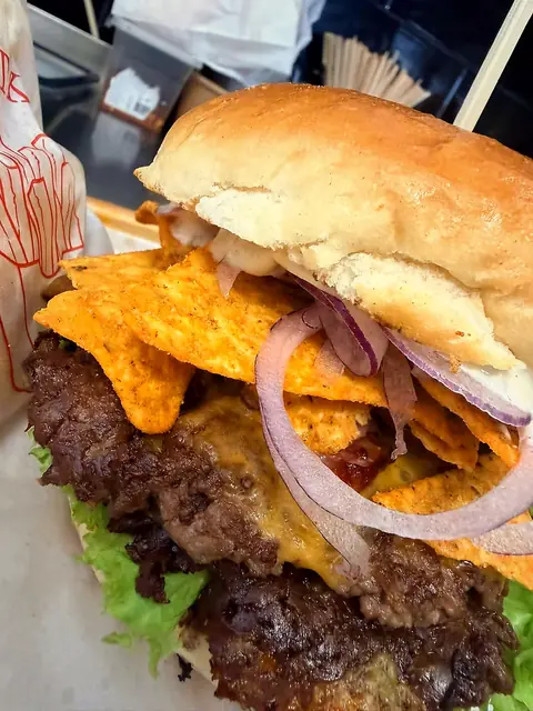 Smash burger Nachos z ostrą papryczką
